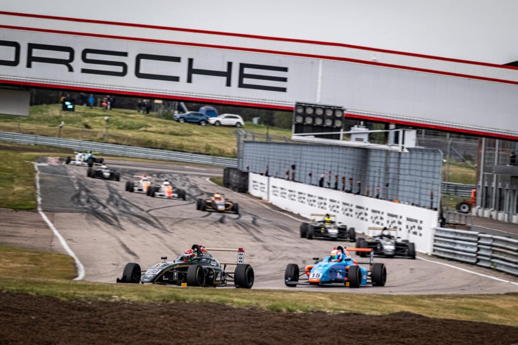Dobbelt op på mesterskabskamp til Grand Prix Danmark.
(Foto: Grippo)